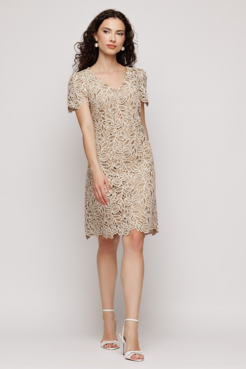 Rochie scurtă din dantela eleganta