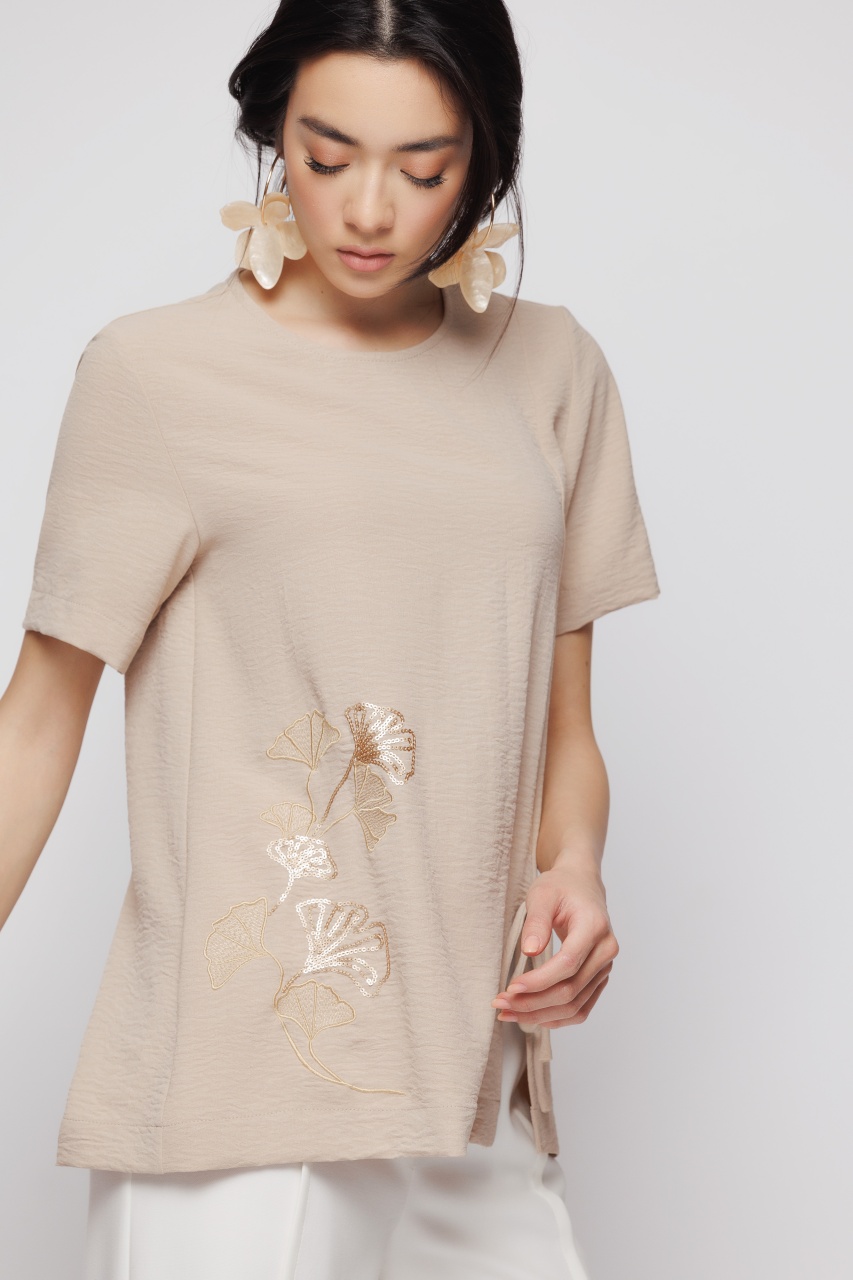 Bluza dama bej cu broderie