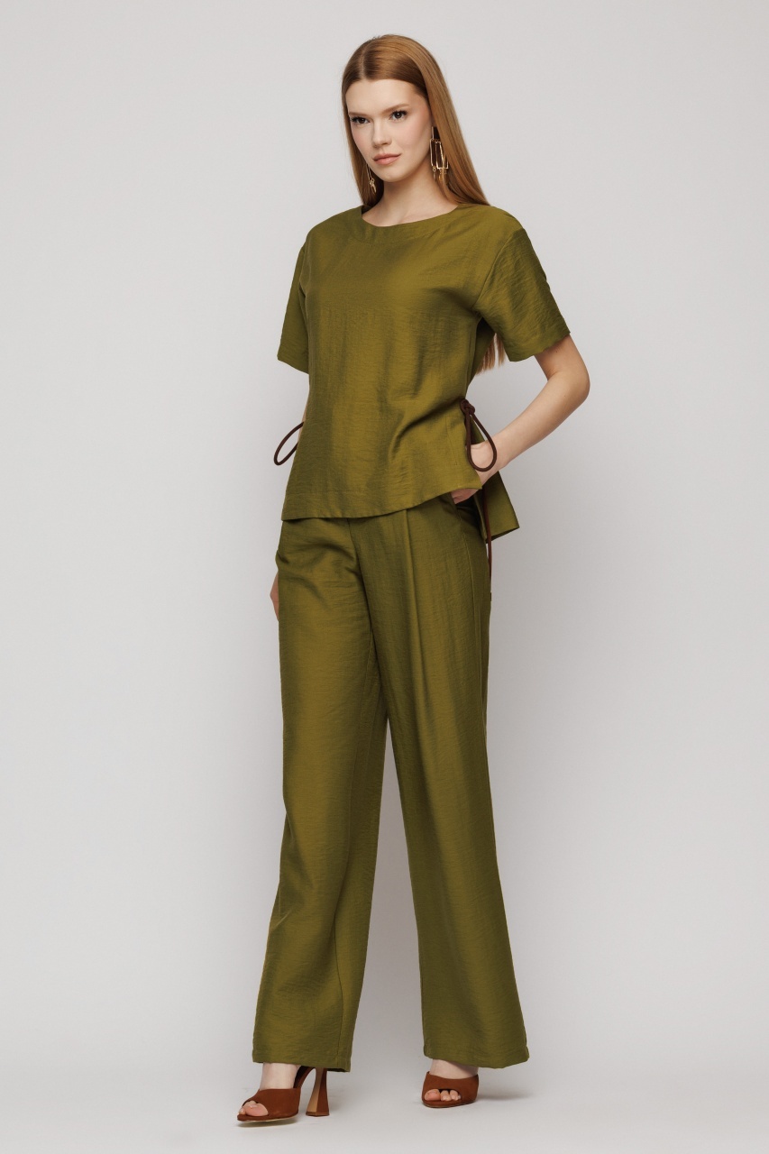 Bluza lejera cu slituri laterale si talie reglabila