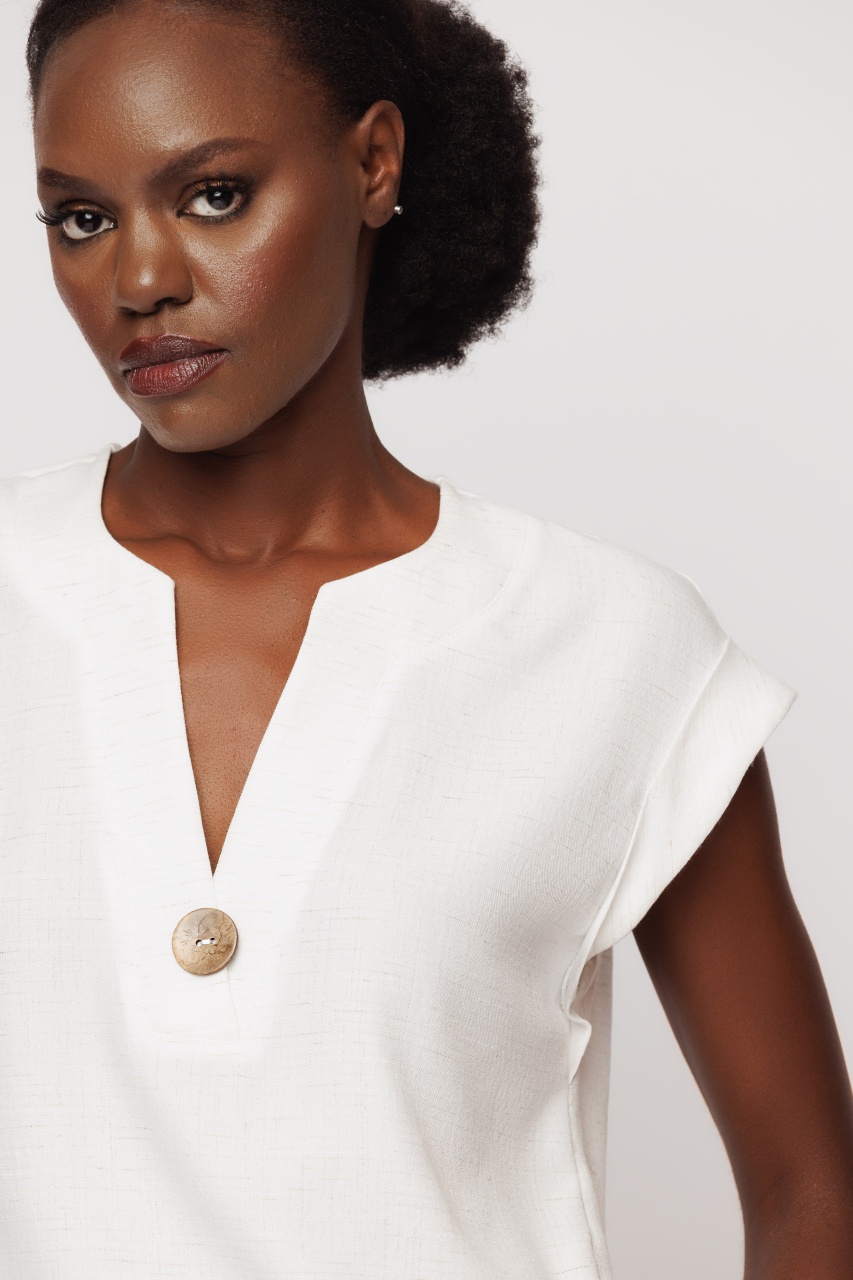 Bluza dama alba cu nasture