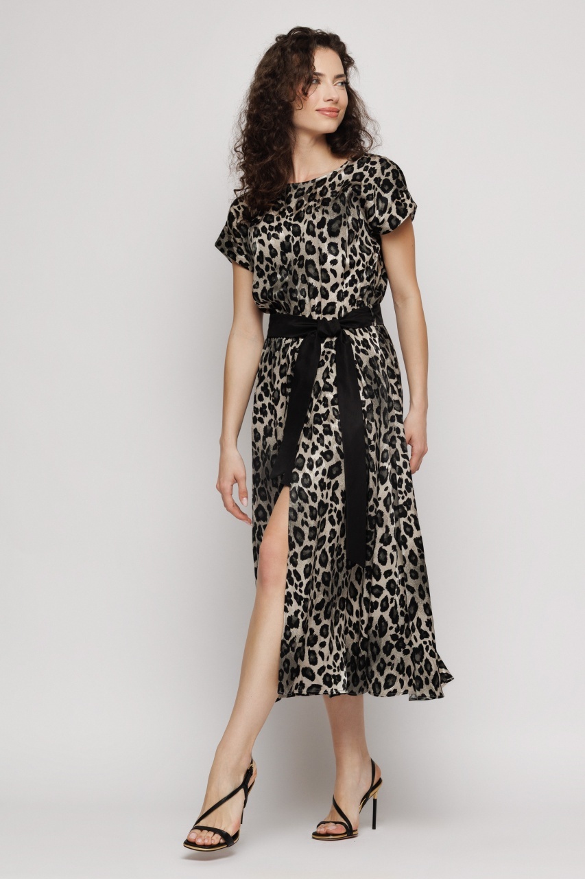 Rochie midi animal print satinată cu cordon