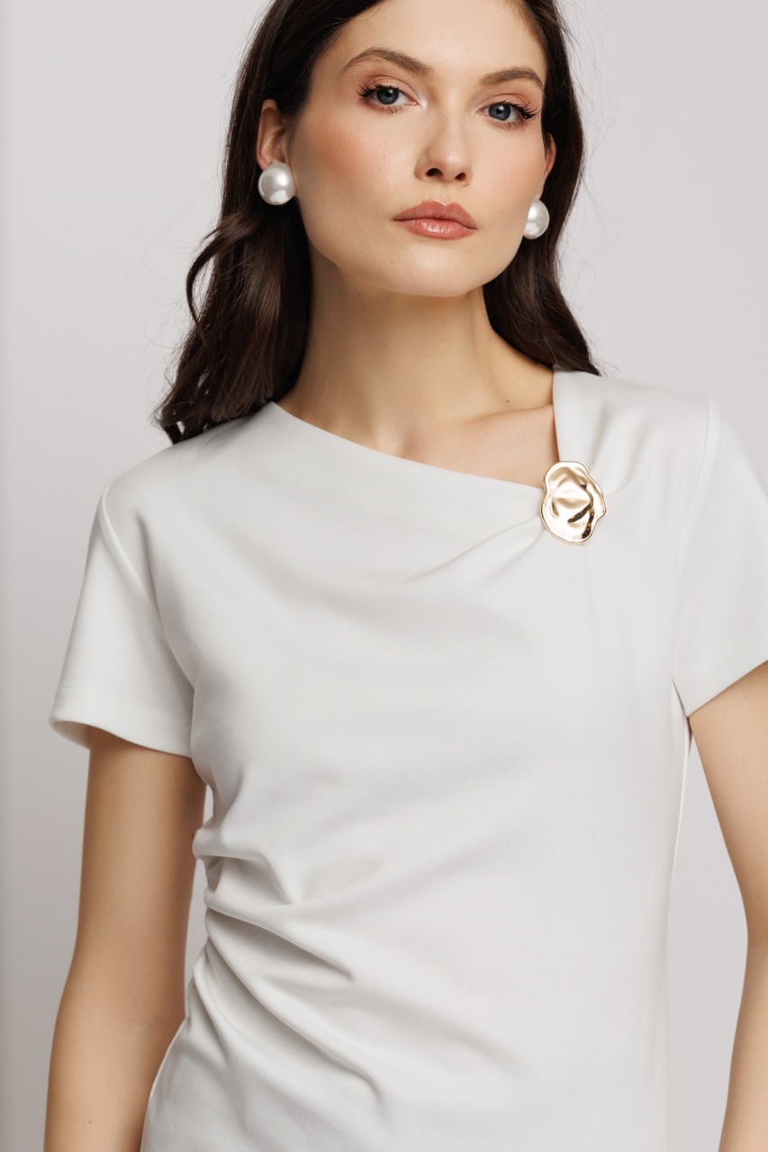 Tricou damă elegant cu accesoriu metalic