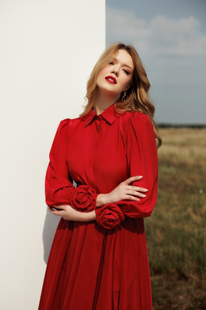 Bluza dama cu accesoriu la mansete