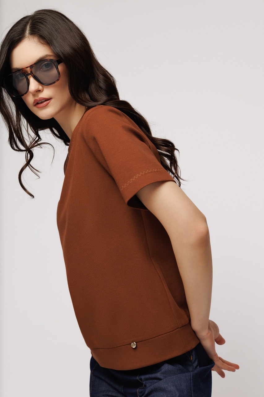 Tricou damă cu cusături decorative în contrast