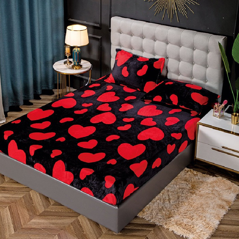 Lenjerie cu elastic 180x200 Black Heart (Cocolino)