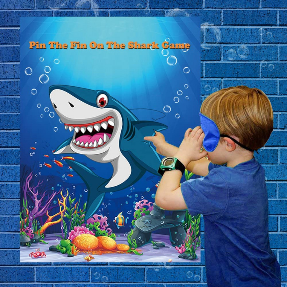 Joc pentru copii cu poster cu rechin si autocolante Fowecelt, hartie, albastru, 73 x 48 cm