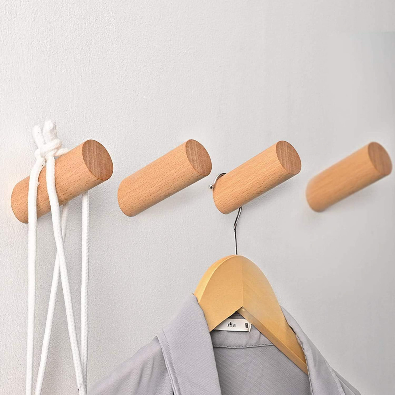 Set 4 carlige de perete Uooker, lemn, natur, 8 cm