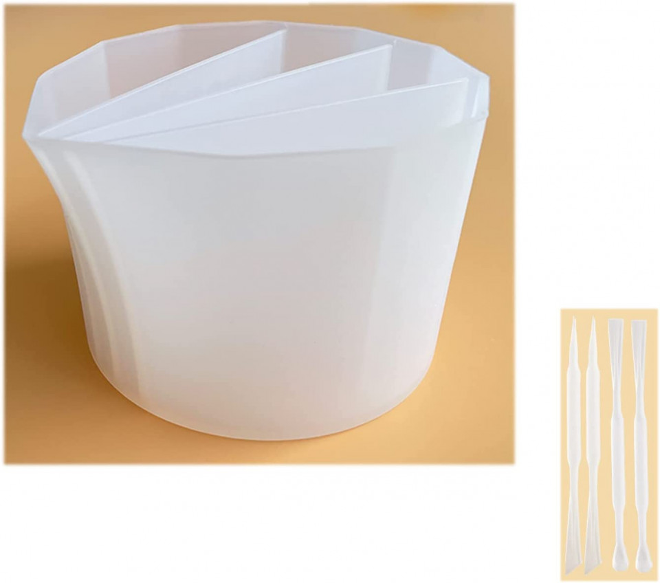 Set cupa de masurare cu 4 bete de amestecare pentru proiecte DIY In Shine, alb, silicon, 220 ml, 5,5 x 8 x 9 cm