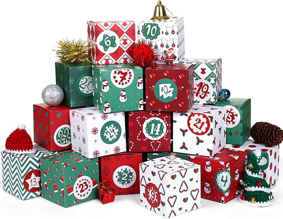 Set de 24 cutii cu autocolante pentru calendar de advent Kesote, hartie, rosu/verde/alb, 7 x 7 x 7 cm / 4 cm