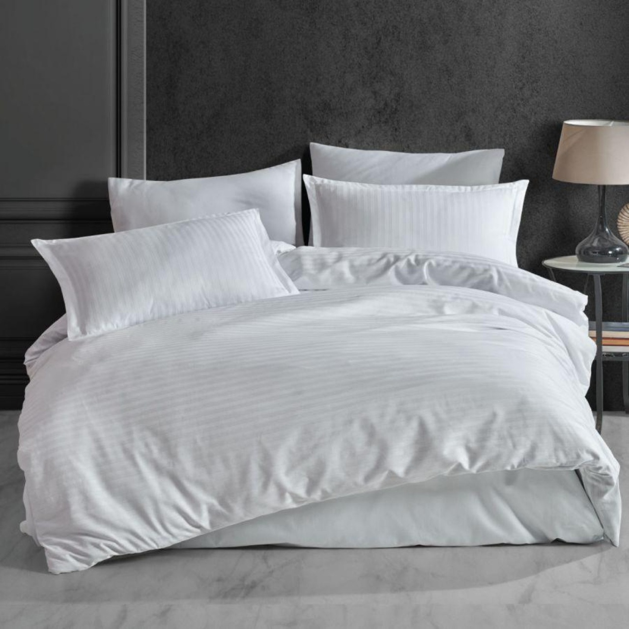 Lenjerie de pat Cotton Deluxe Home & Deco, Damasc Saten Alb Bumbac 100%, XXL