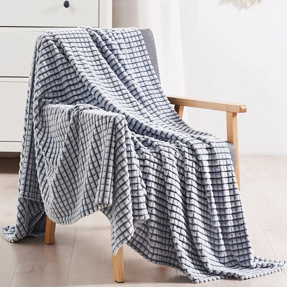 Poze Patura Qucover, microfibra, alb/negru, 150 x 200 cm