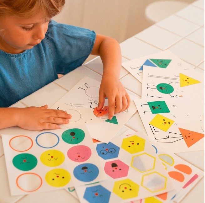 Set educational de autocolante, tematica Emotii, Apli Kids, 3+, Multicolor
