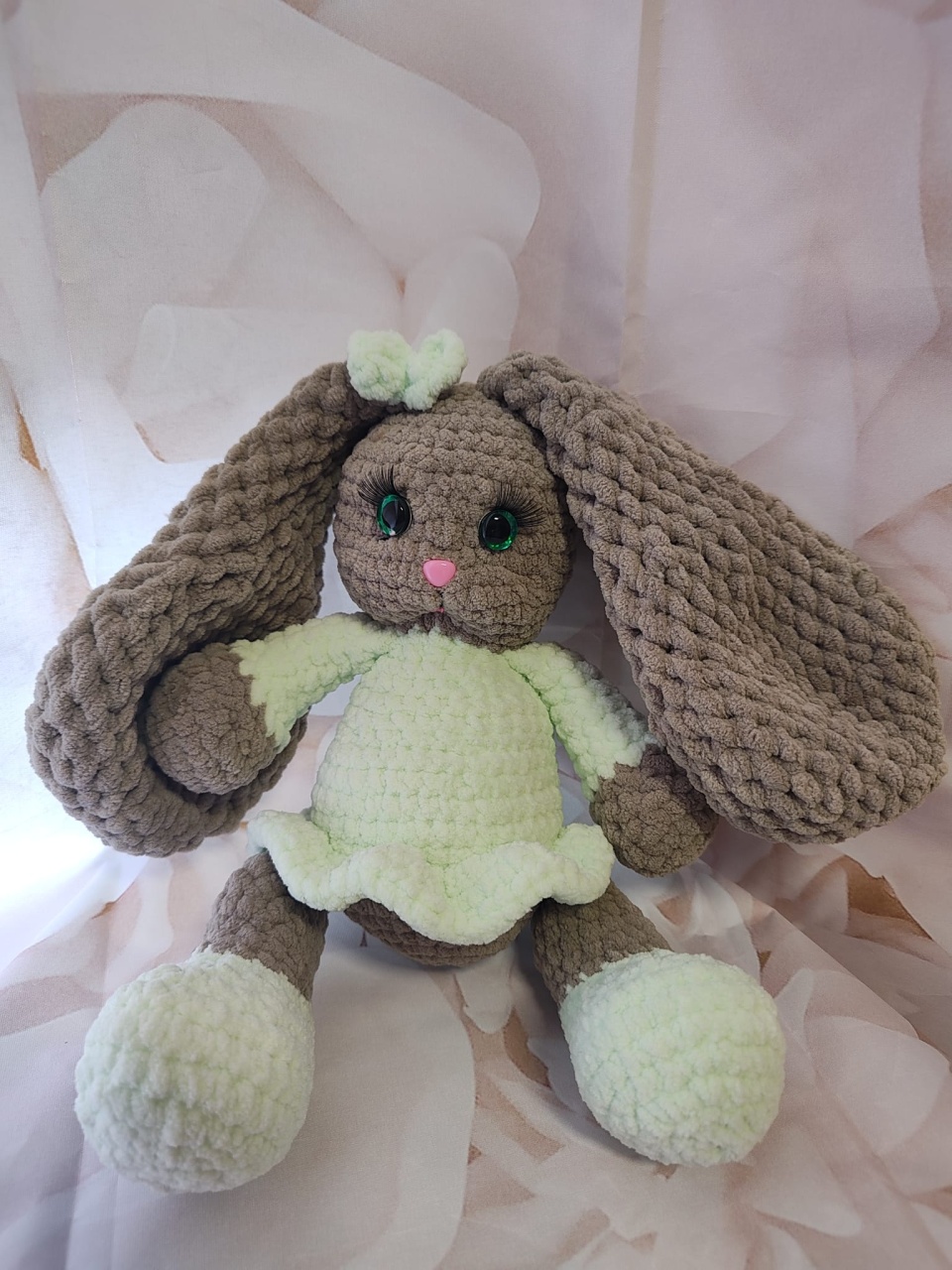 Jucarie de plus Iepuras Roxy , lucrata manual, handmade, textil, bej/verde, 35 cm