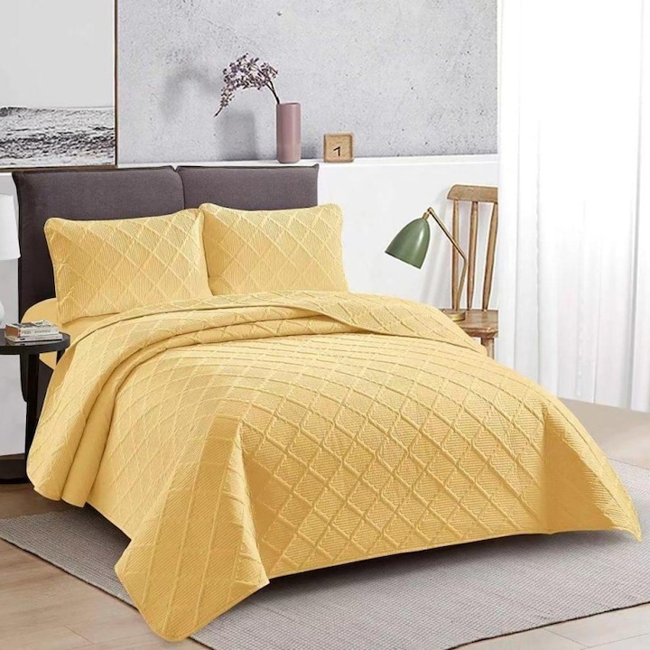 Cuvertura matlasata dimensiunea 160x230 cm cm si 1 fata de perna 50x70 cm, pat single, colectia Pucioasa, uni, model romburi, culoare galben