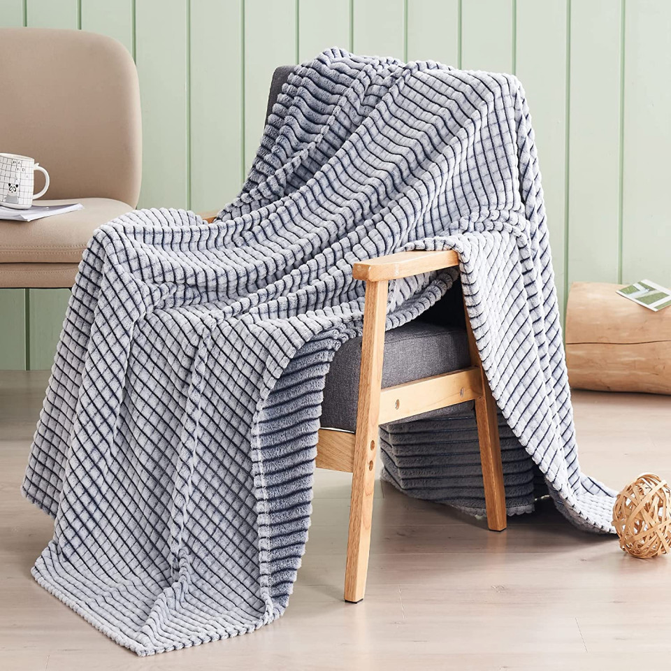 Poze Patura Qucover, microfibra, alb/negru, 150 x 200 cm