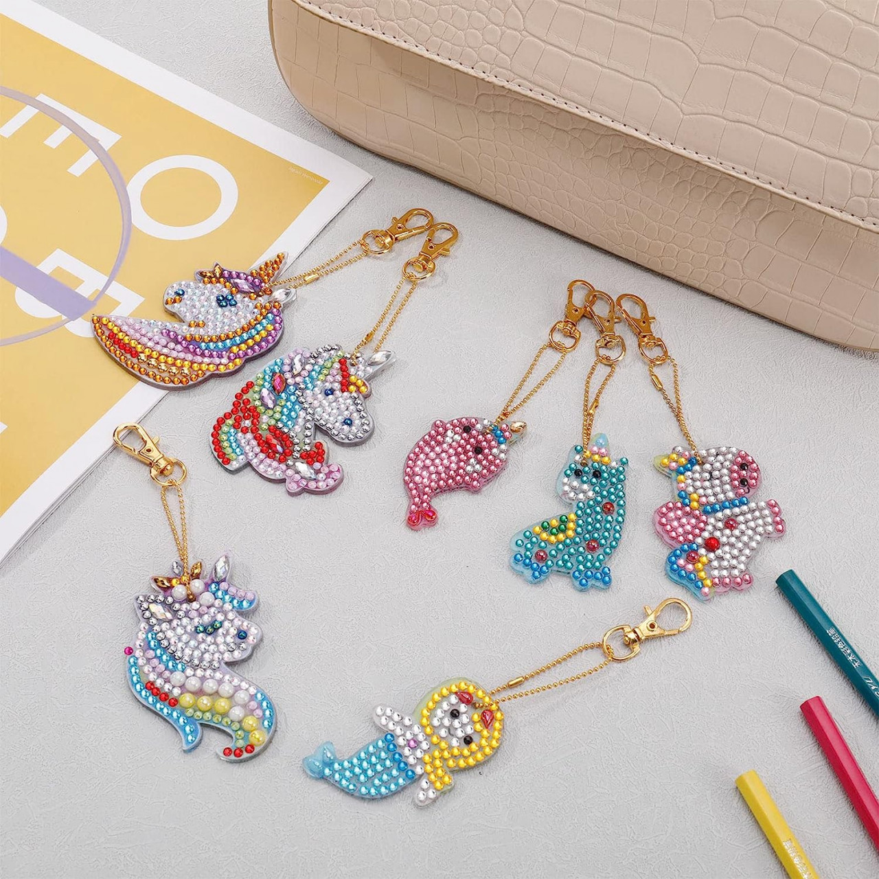 Poze Set de 10 brelocuri cu picturi cu diamante LAOKEAI, model unicorn, metal/rasina, multicolor, 6 - 7,5 cm