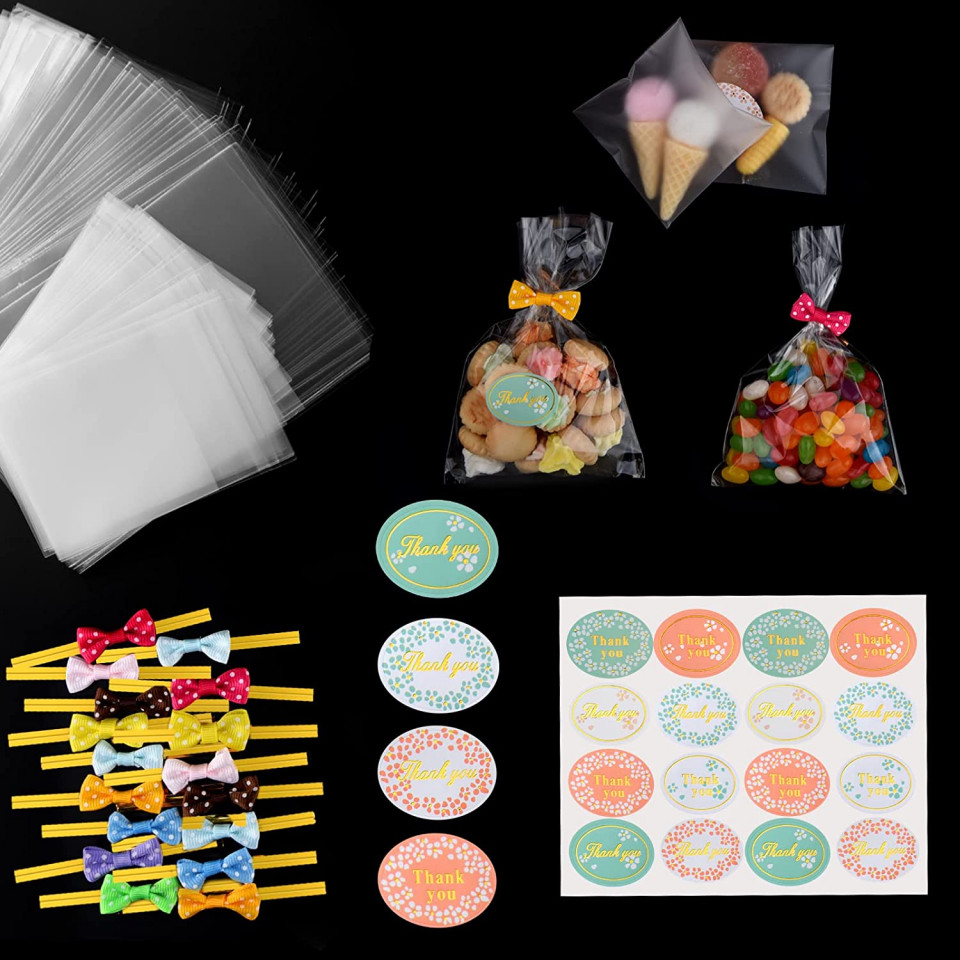 Set de 200 pungi pentru dulciuri, 40 snururi si 10 foi cu stickere ASTARON, plastic, multicolor, 10/15 cm chilipirul-zilei.ro/