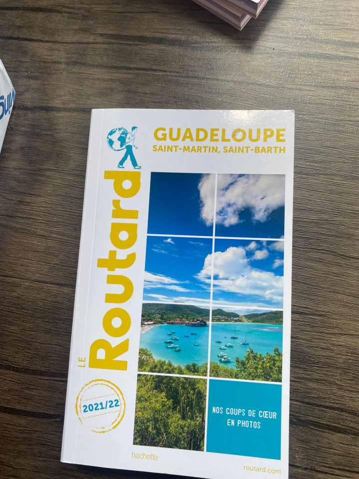 Carte in Limba Franceza: Guadeloupe chilipirul-zilei.ro/ imagine 2022 by aka-home.ro
