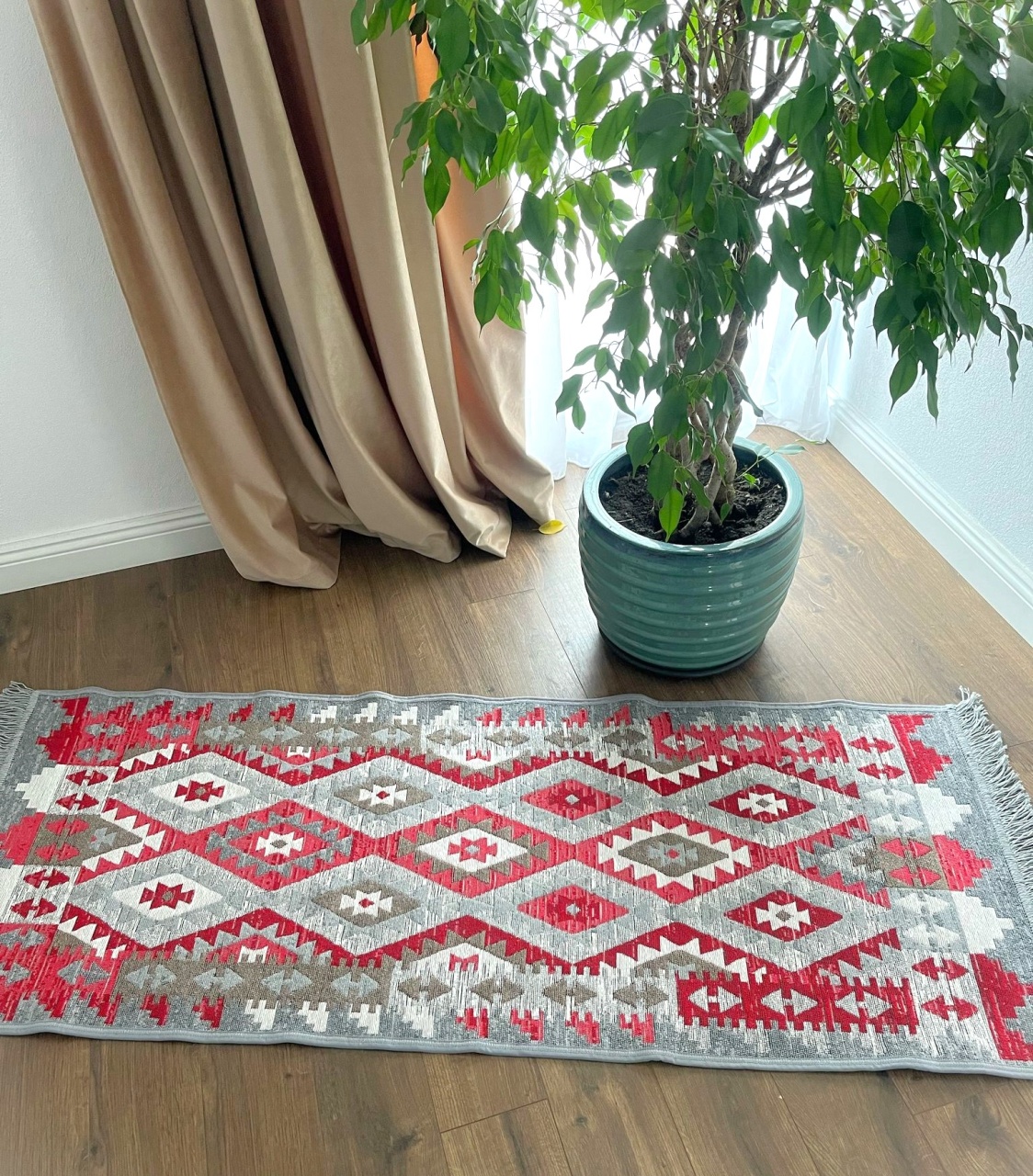 Covor traditional, cu doua fete,gri-bej, dimensiunea 60x120 cm