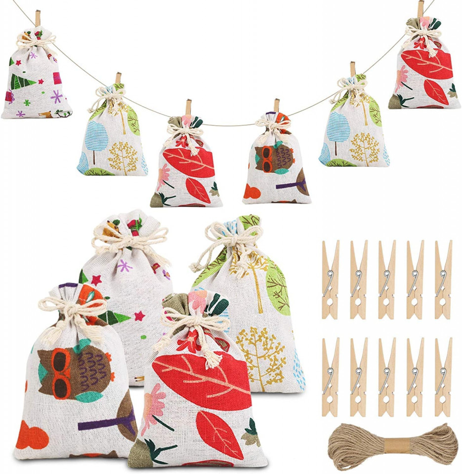 Set de 24 saculeti cu autocolante si clipsuri pentru calendar de advent HAMOOM, textil,/hartie/lemn, multicolor