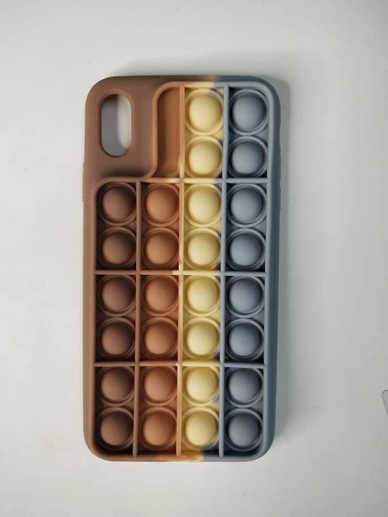 Husa de protectie iPhone 7 Plus/8 Plus 2020 Pop it, silicon, maro/galben/albastru, 4.7 inchi