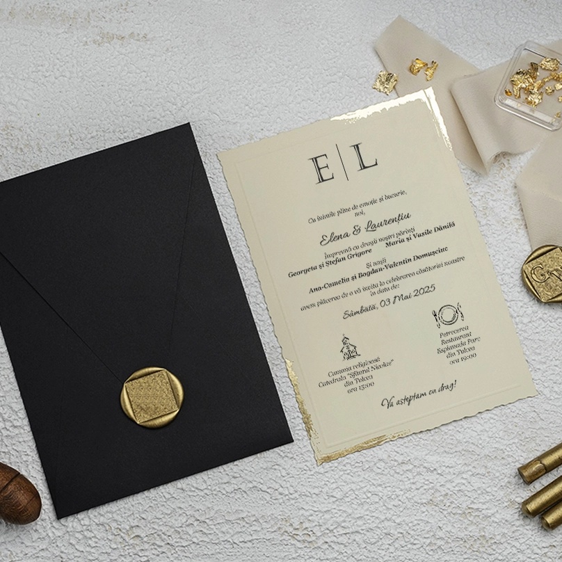Invitatie de nunta eleganta cu colturi aurii si plic negru, 135x193mm – 9192