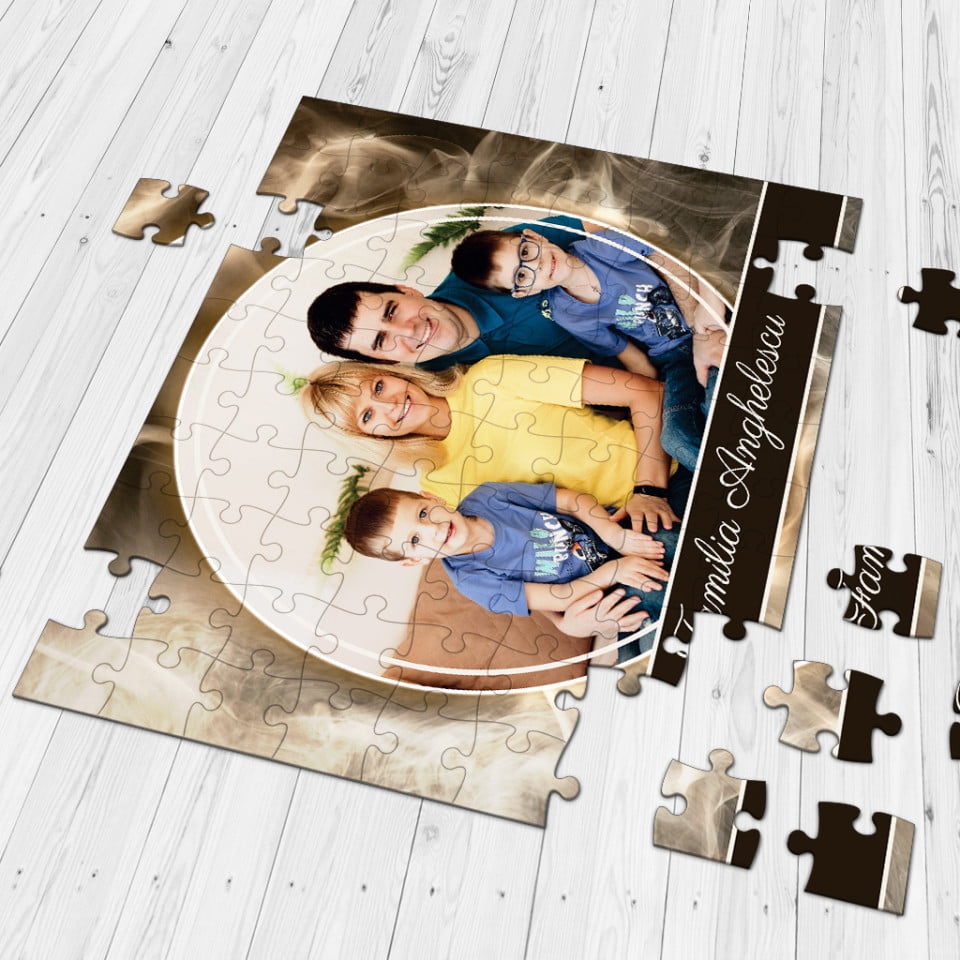 Puzzle personalizat cu o fotografie si text golden