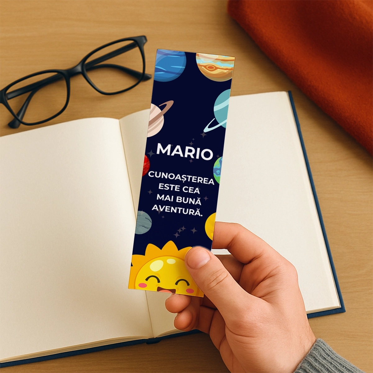 Semn de carte personalizat cu nume si text, model galaxy