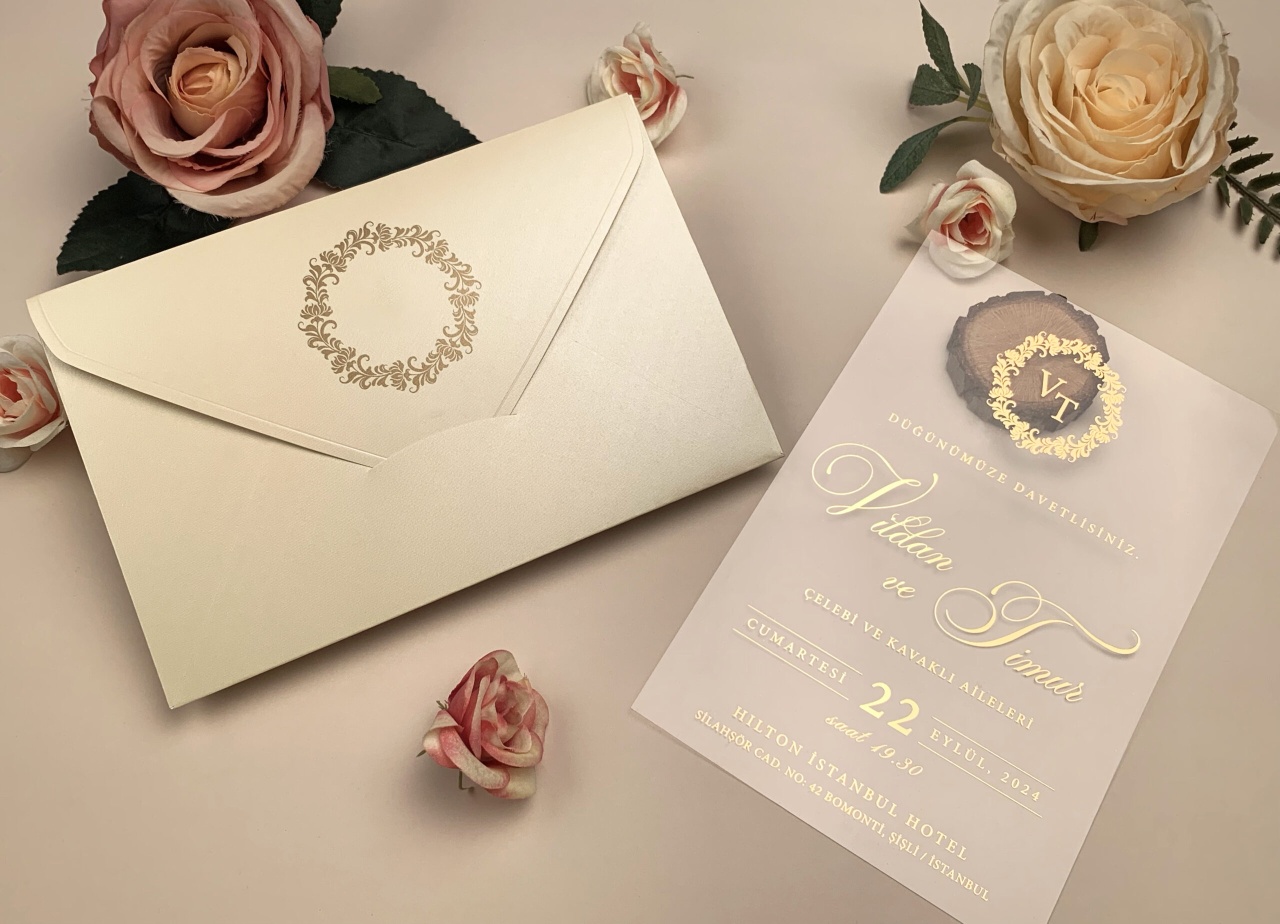 Invitatie de nunta eleganta si luxoasa cu detalii aurii – 85845