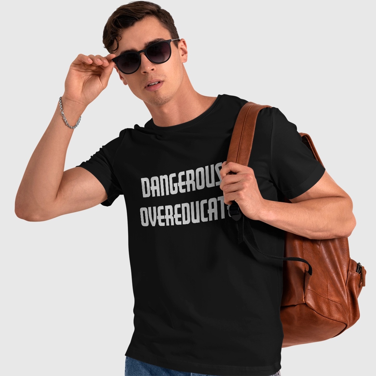 Tricou OVEREDUCATED