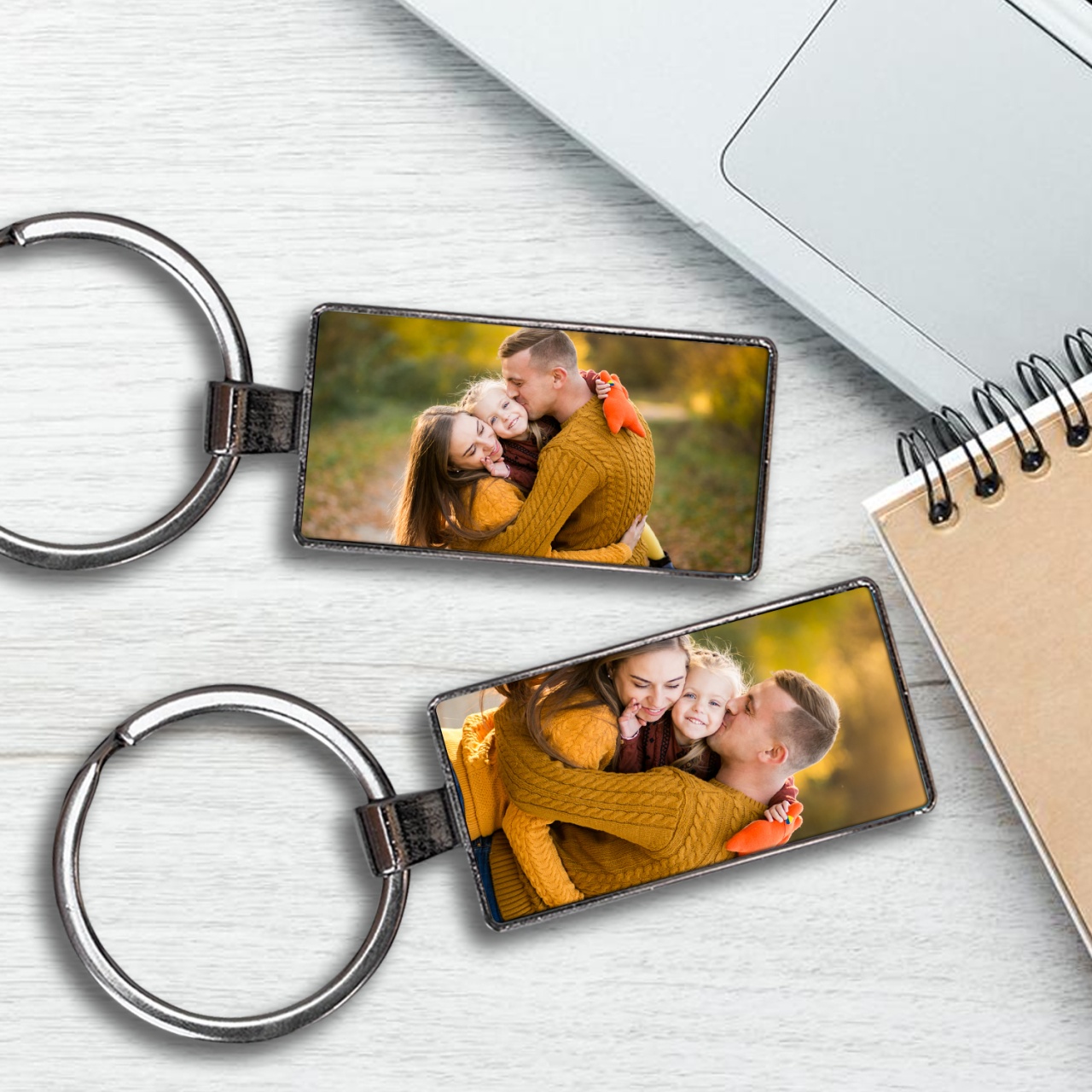 Breloc personalizat cu doua fotografii