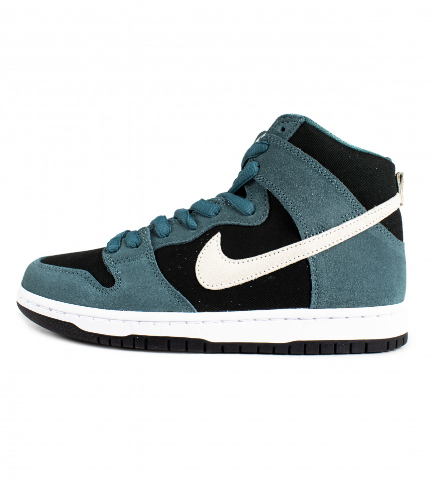 Nike SB Dunk High Pro