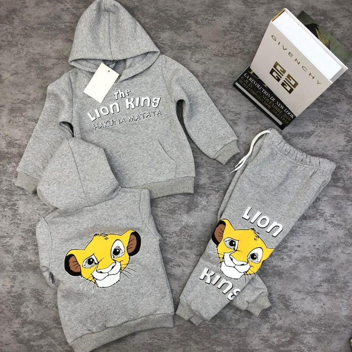 Compleu Vatuit Lion King, Gri, 2 Piese, Hanorac si Pantaloni, Pentru Baietei, 3-8 Ani