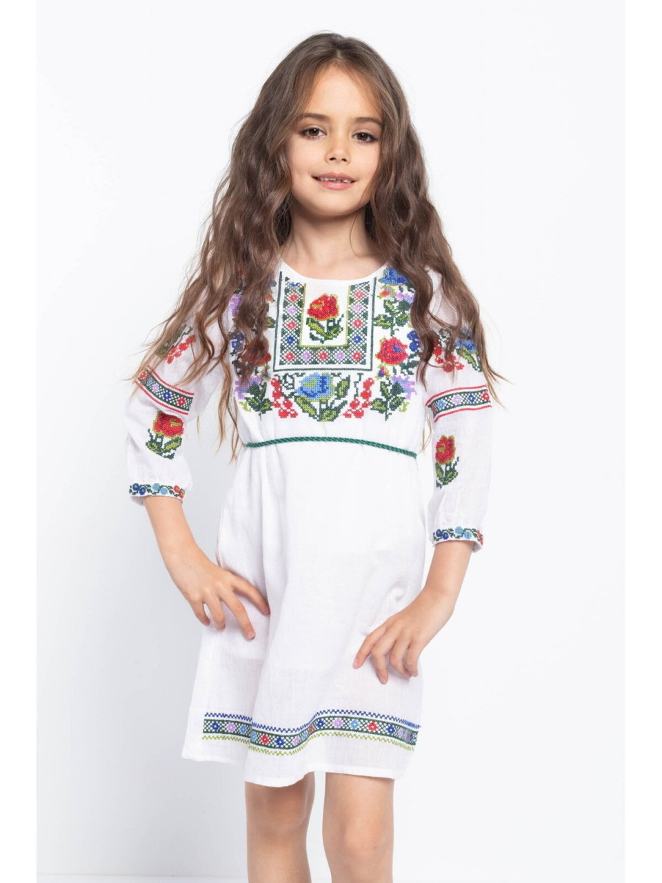 Rochie Traditionala din Bumbac Alb cu Broderie Florala