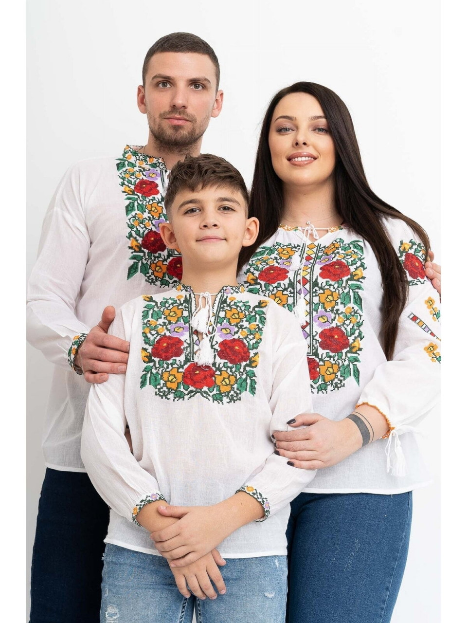 Set ii familie baiat din bumbac alb cu model traditional flori multicolore