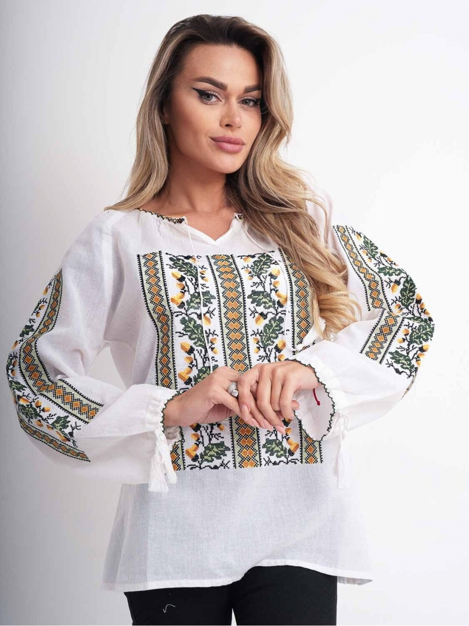 Ie dama din bumbac alb cu model traditional galben