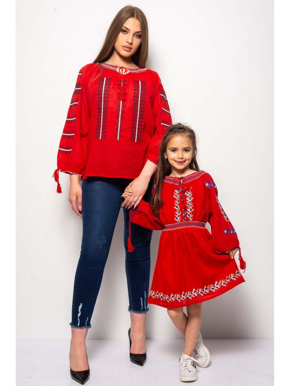 Set rochii mama fetite tip ie din bumbac alb cu model traditional