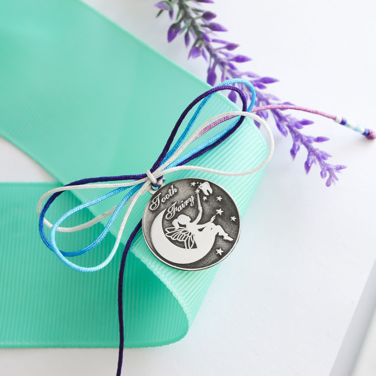 Moneda din Argint 2cm cu snur decorativ - Tooth Fairy