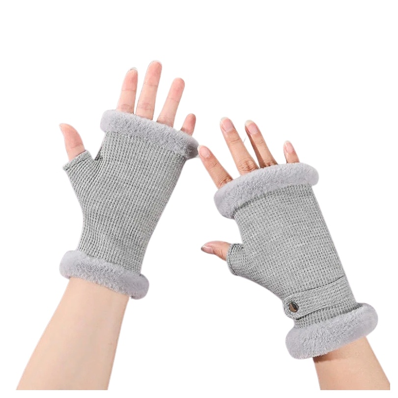 Manusi captusite cu jumatate de deget