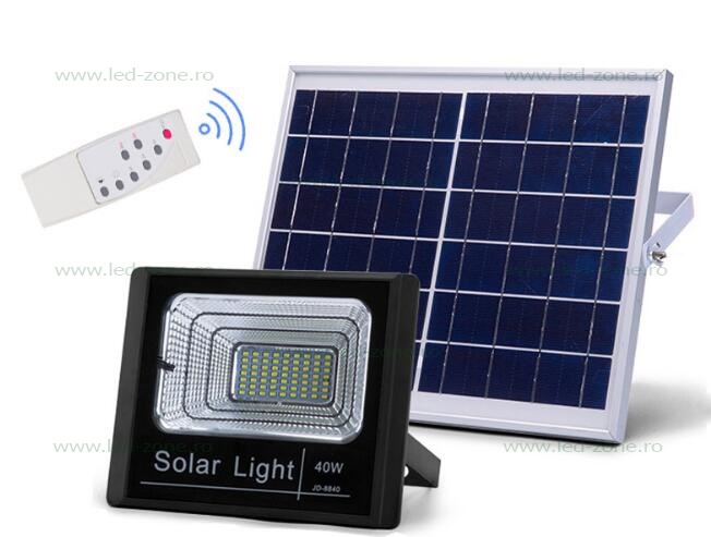 Proiector LED 40W cu Panou Solar si Telecomanda