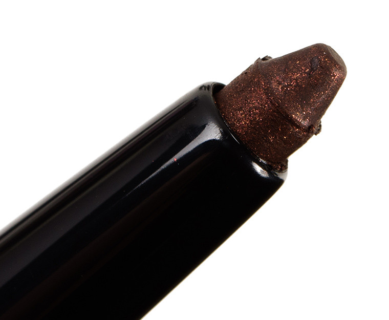 Creion de ochi dermatograf Chanel Le stylo Waterproof, Nuanta 943 Brun Agape Creion de ochi dermatograf Chanel Le stylo Waterproof, Nuanta 943 Brun Agape