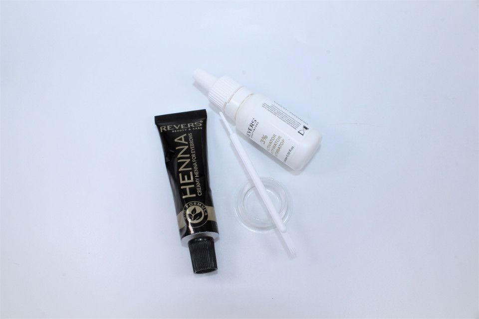 Vopsea Henna, Revers Cosmetics, Henna Pro Colors, Dark Brown Vopsea Henna, Revers Cosmetics, Henna Pro Colors, Dark Brown