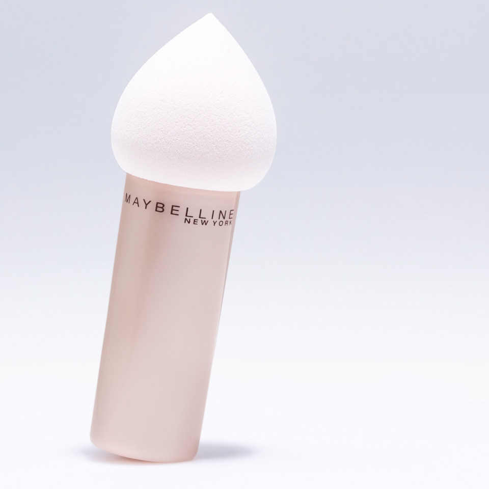 Burete aplicare fond de ten Maybelline Dream Blender Foundation Blending Sponge Burete aplicare fond de ten Maybelline Dream Blender Foundation Blending Sponge