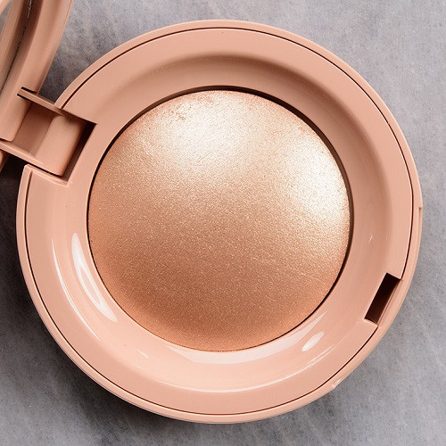 Iluminator, Rare Beauty, Positive Light Silky Touch, Flaunt, 2.8 g Iluminator, Rare Beauty, Positive Light Silky Touch, Flaunt, 2.8 g