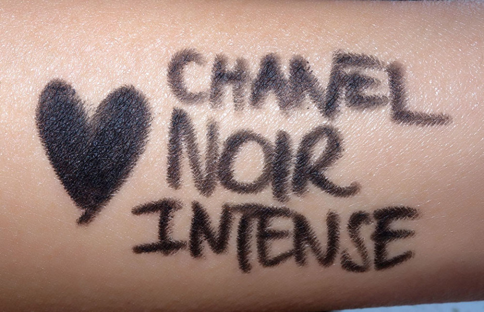 Creion de ochi dermatograf rezistent Chanel Le stylo Waterproof Negru Creion de ochi dermatograf rezistent Chanel Le stylo Waterproof Negru