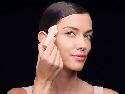 Burete aplicare fond de ten Maybelline Dream Blender Foundation Blending Sponge Burete aplicare fond de ten Maybelline Dream Blender Foundation Blending Sponge