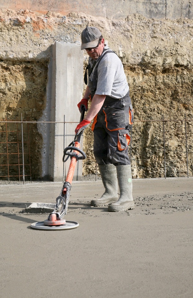 Masina telescopica pentru finisare beton SKATE – ROKAMAT