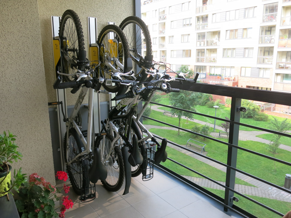 Suport biciclete vertical cu lift PARKIS, Model BASIC