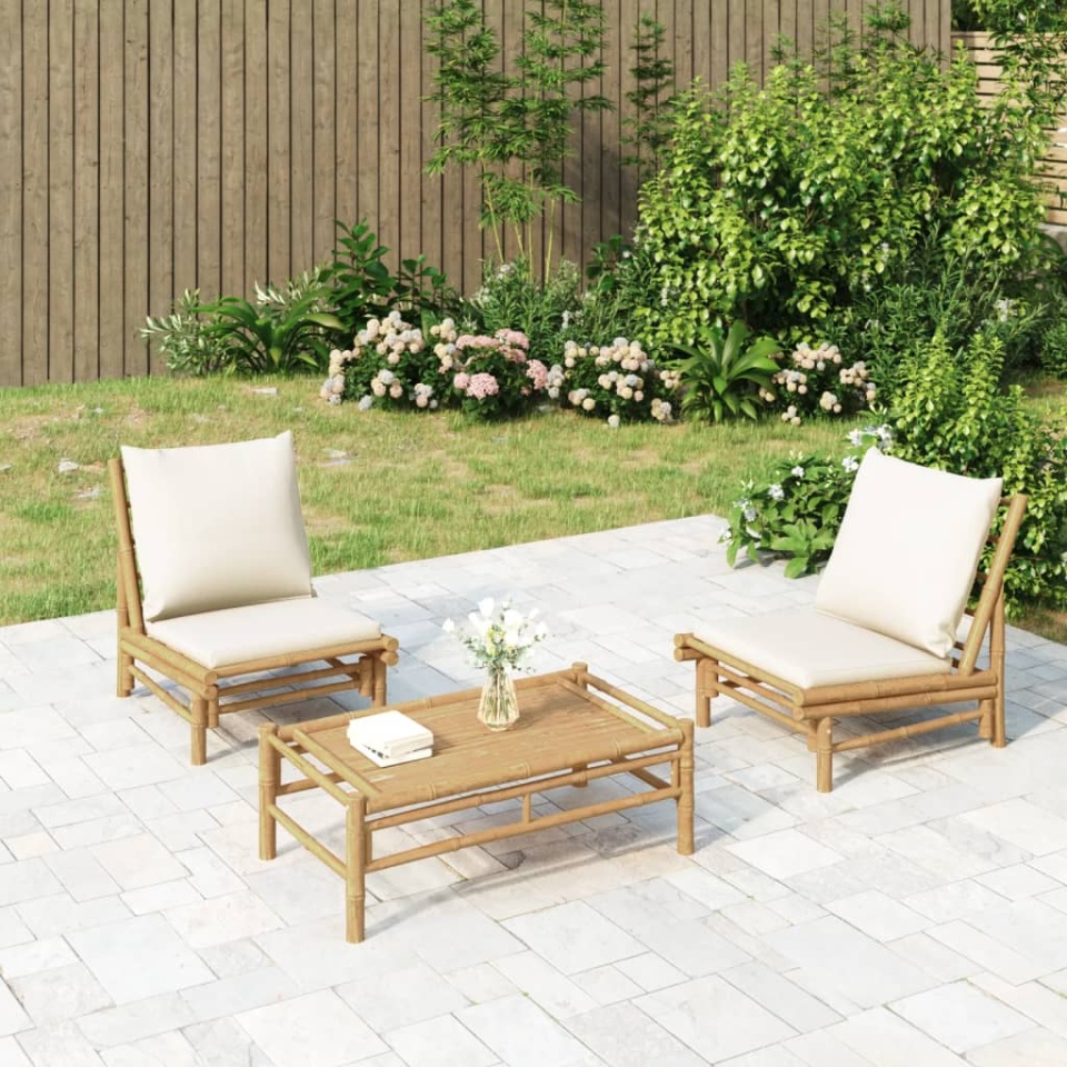 Set mobilier de grădină, cu perne alb crem, 3 piese, bambus