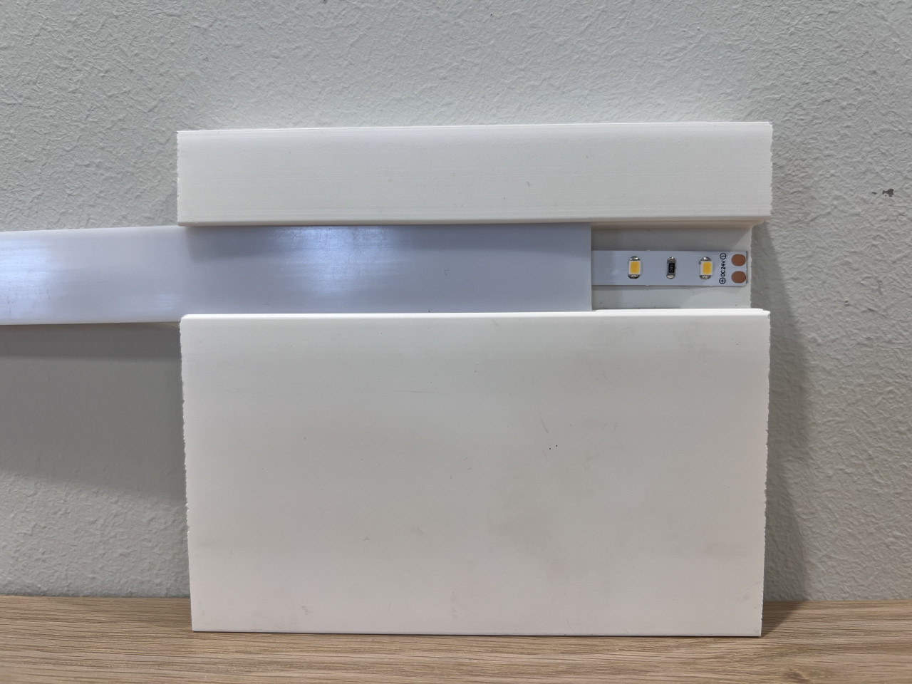 Difuzor de lumina LED din PVC, alb, 2.1x100 cm
